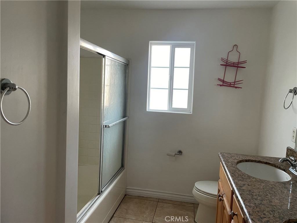 8425 Burnet Ave #8425 - Photo 6 of 26