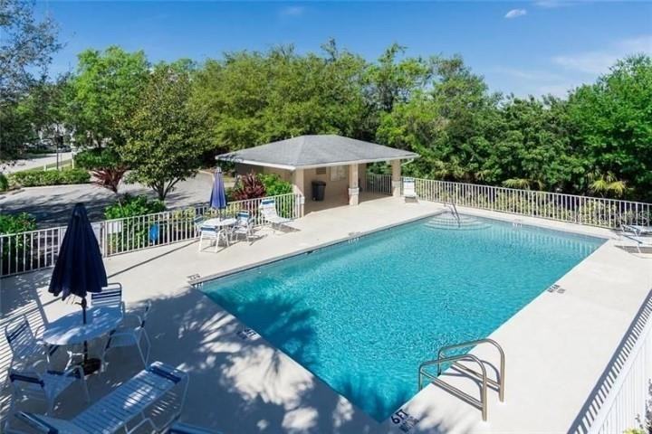 295 Fareham Dr #295 - Photo 6 of 9