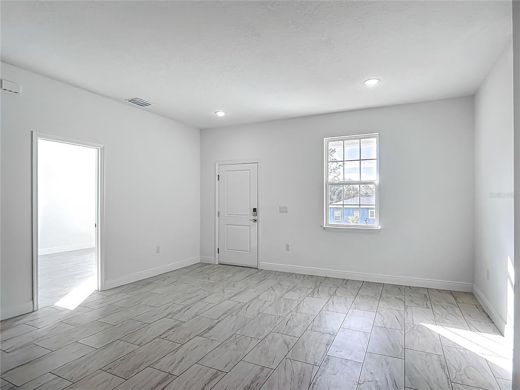 5736 N Claremont Dr #5736 - Photo 3 of 46