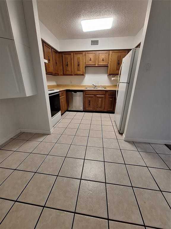 131 Allencrest Dr #131 - Photo 5 of 12