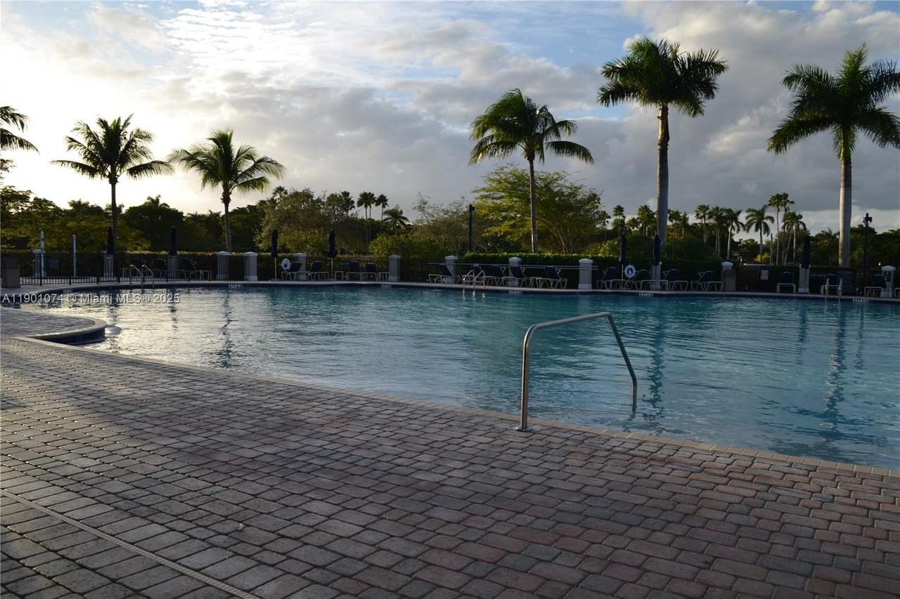 22418 Sw 94th Path #22418 - Photo 4 of 50