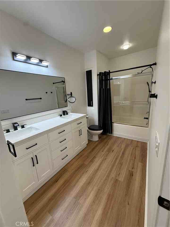 2457 Watermarke Pl #2457 - Photo 3 of 13