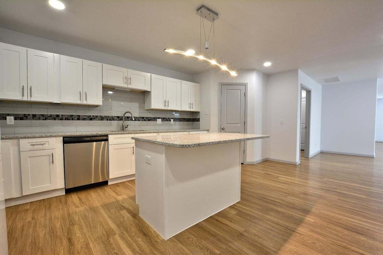 1207 N Essex Ave #1 - Photo 7 of 21