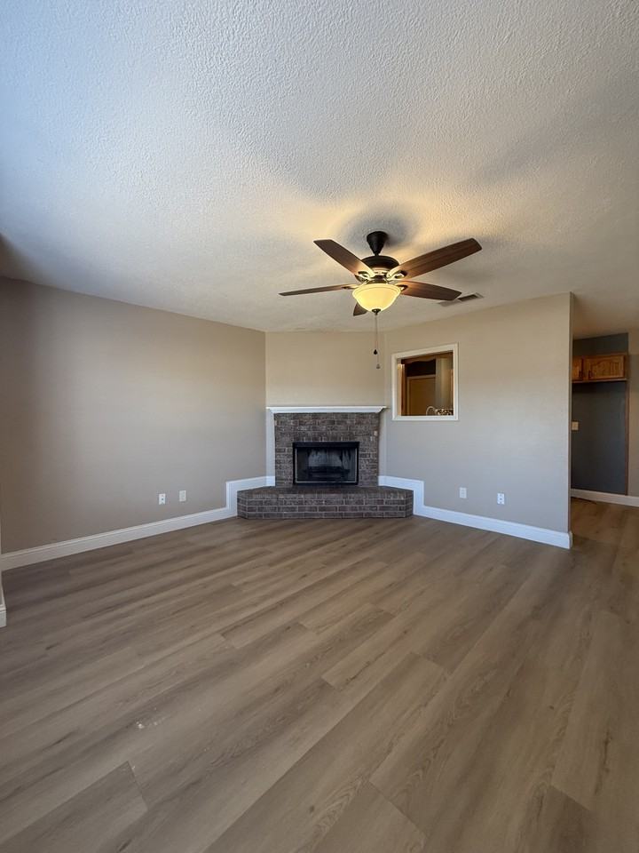 2523 110th St #1 - Photo 4 of 17