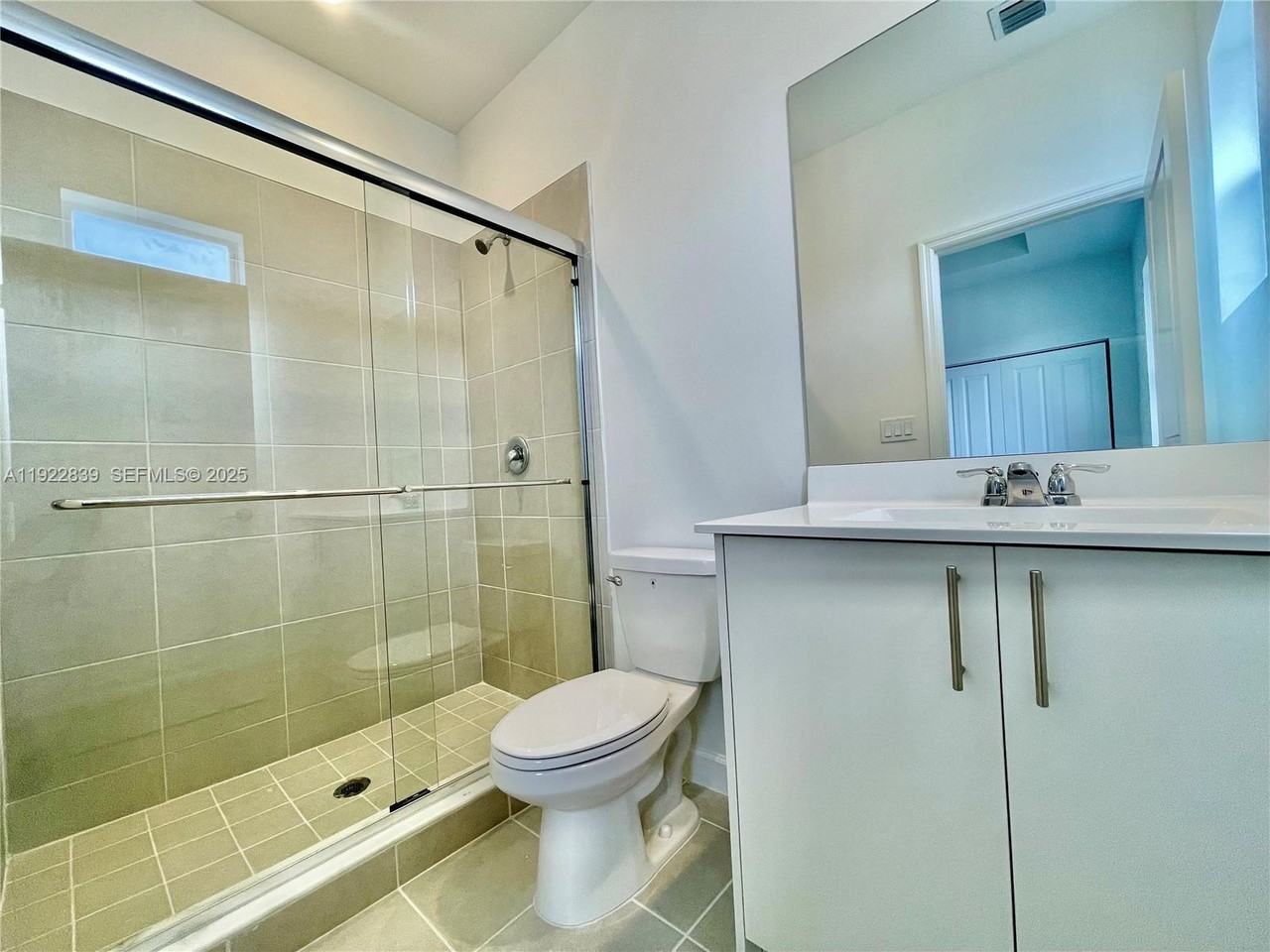 1141 Se 2nd St #1141 - Photo 4 of 10