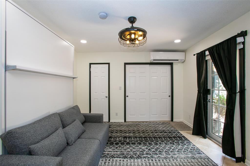 1734 Ne 20th Ave #1734-2 - Photo 7 of 9