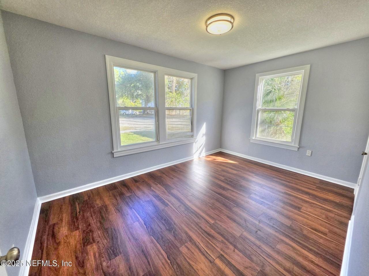 616 Woodbine St #616 - Photo 3 of 25