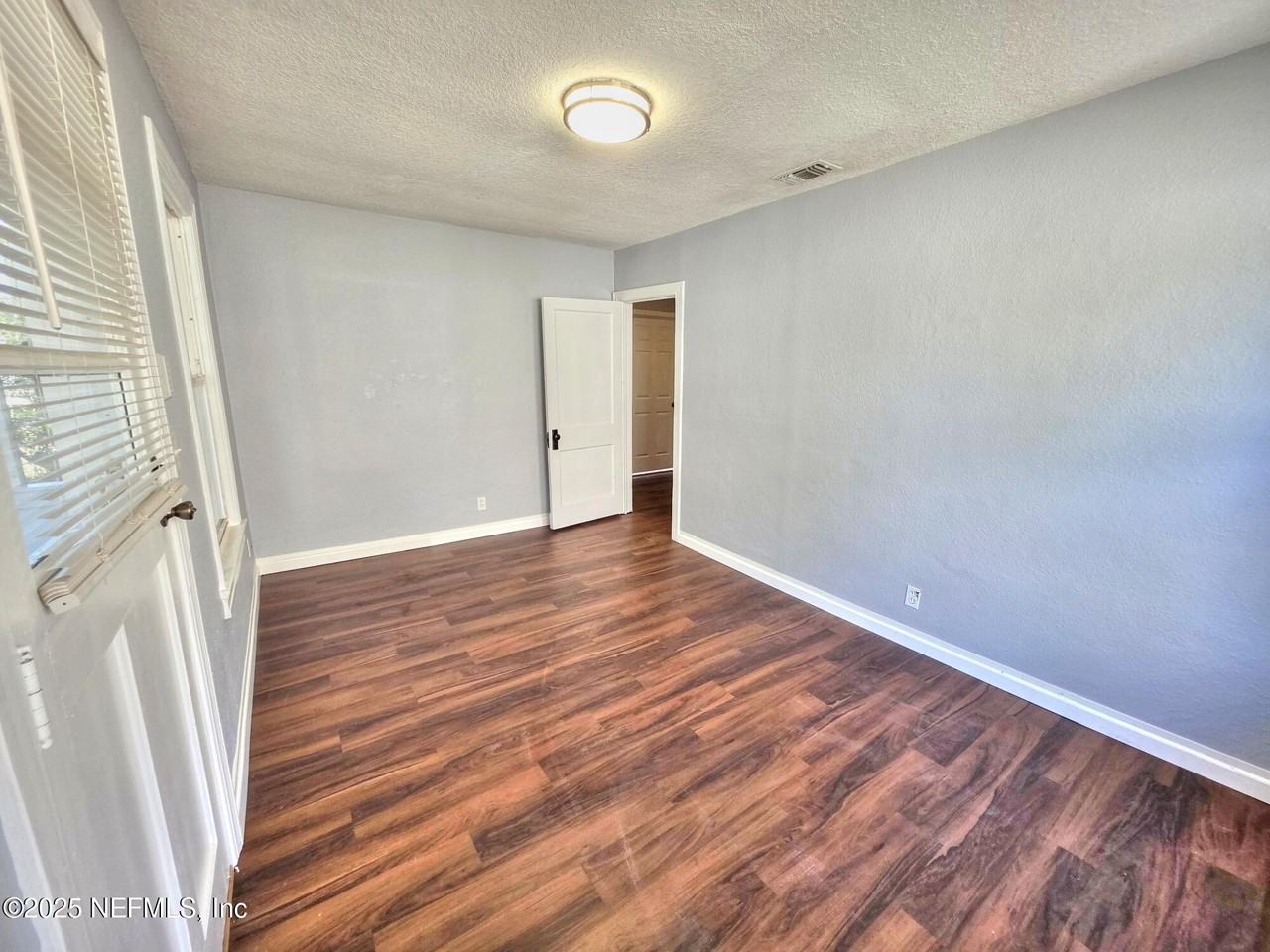 616 Woodbine St #616 - Photo 6 of 25