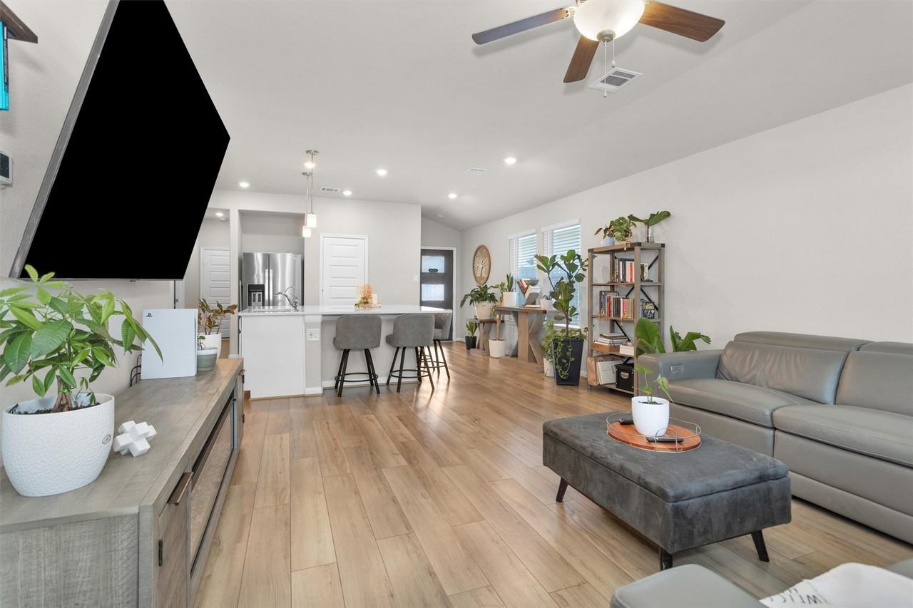 18544 Meadow Point Ln #18544 - Photo 2 of 37