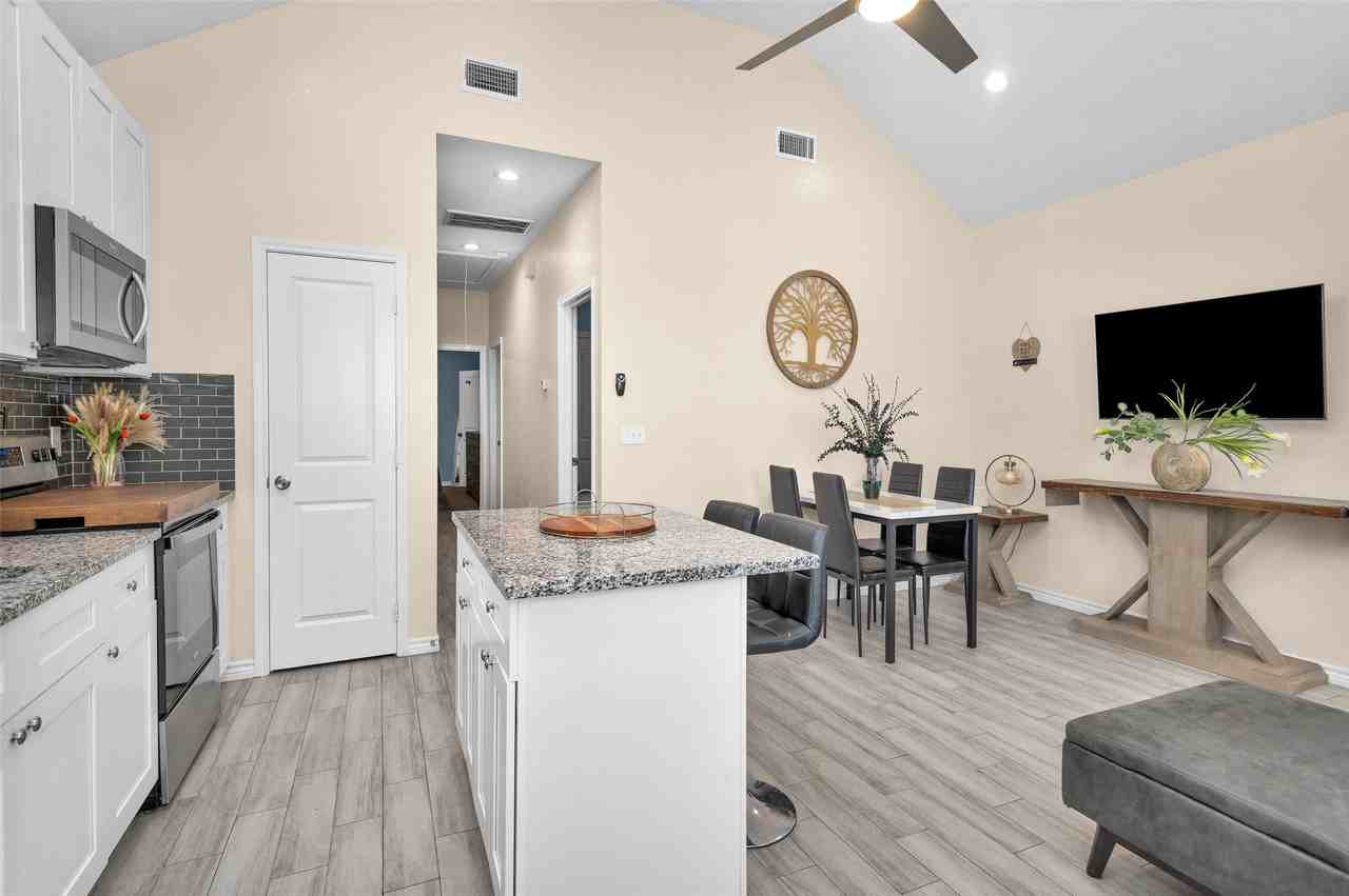 286 Westchase #286 - Photo 5 of 29