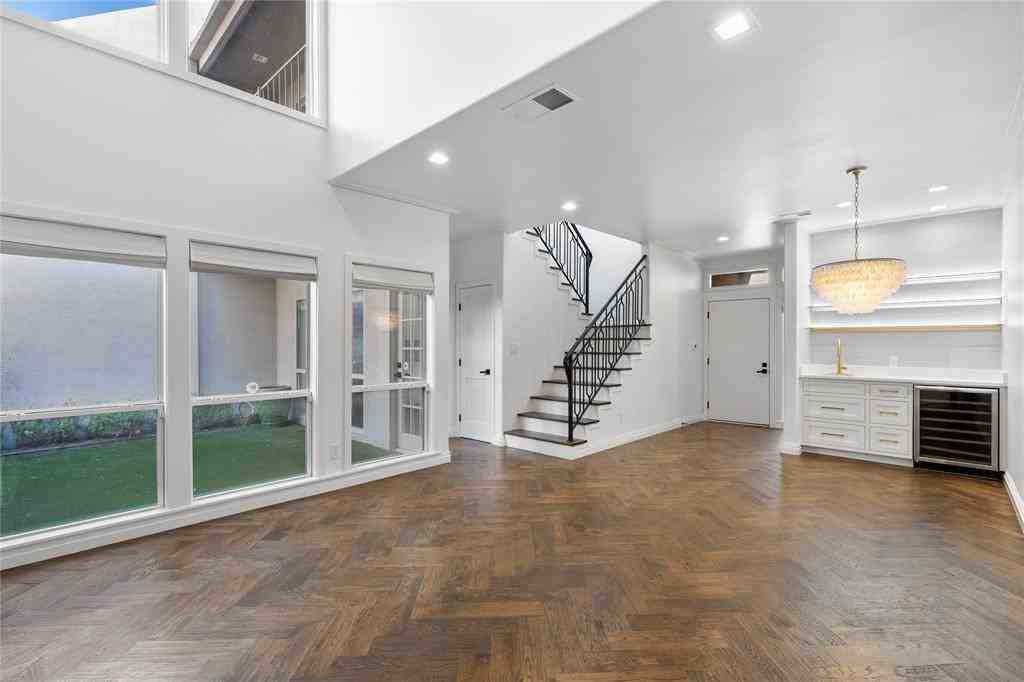 4526 Glenwick Ln #4526 - Photo 3 of 23