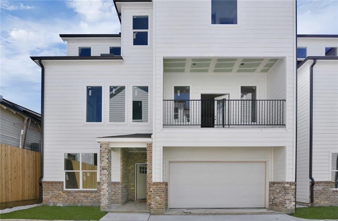 207 Edgewood St #207B - Photo 4 of 23