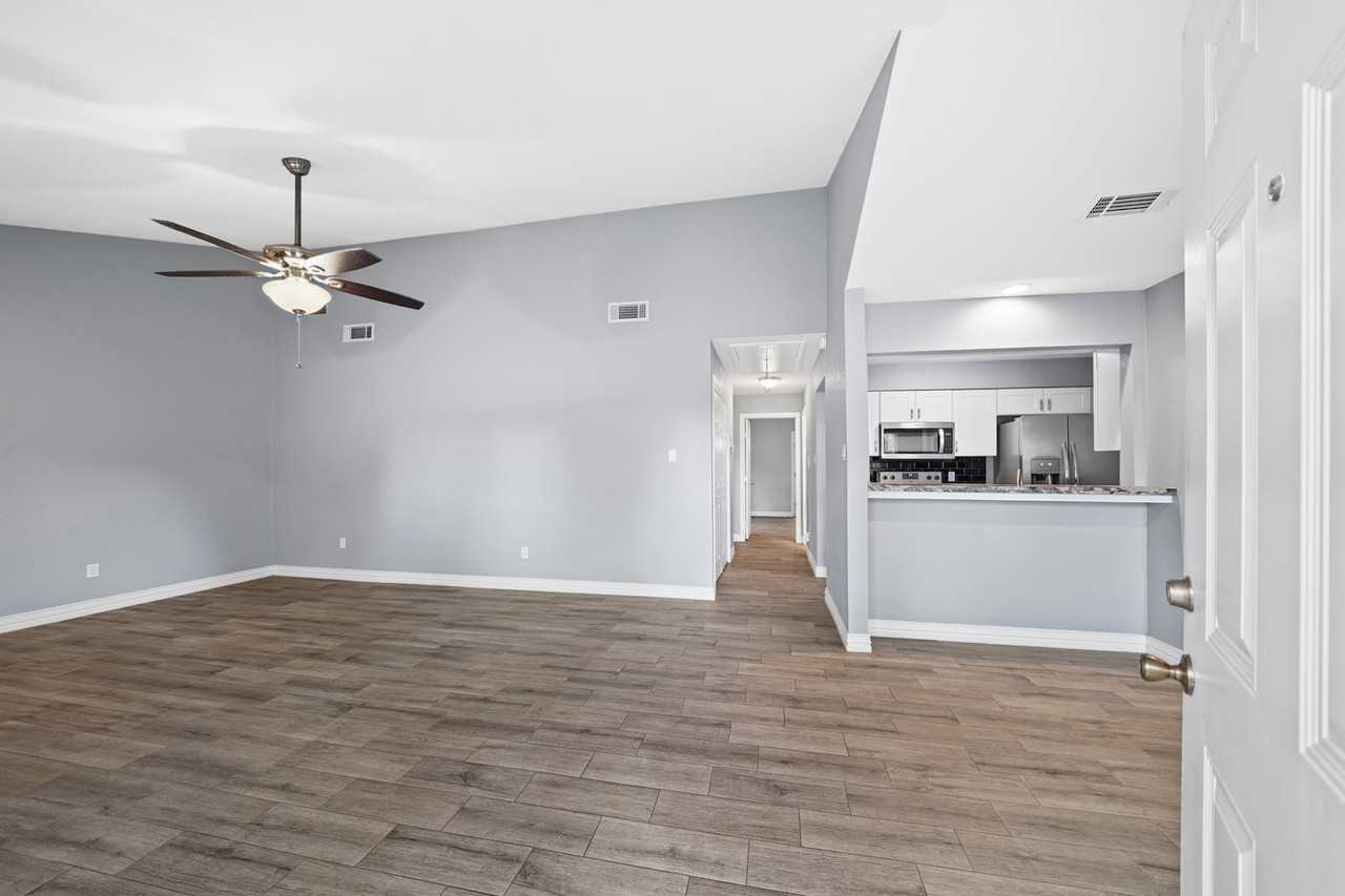 8 Hideaway Dr #8 - Photo 4 of 25