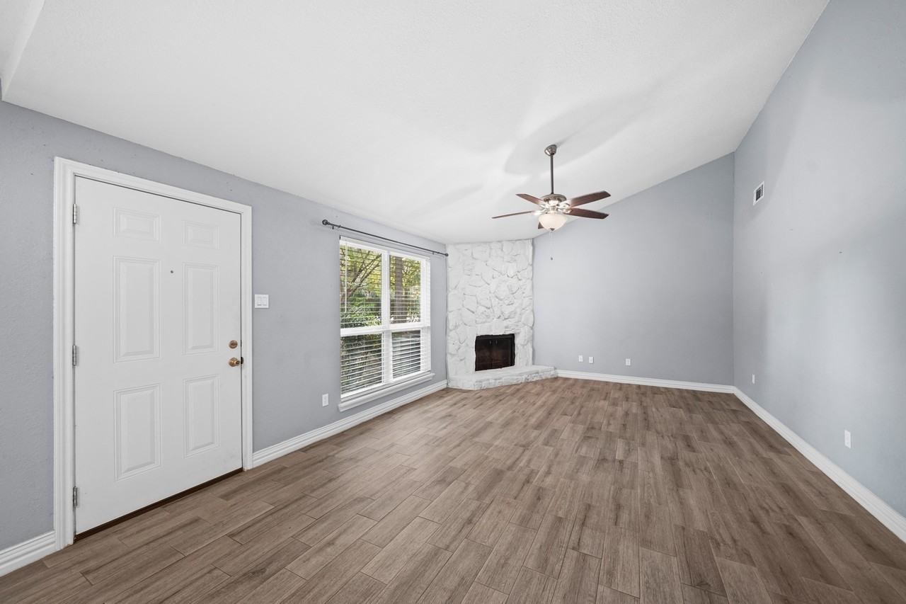 8 Hideaway Dr #8 - Photo 6 of 25