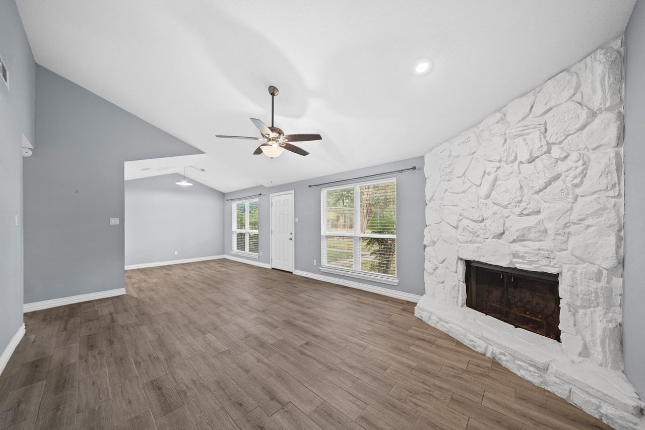 8 Hideaway Dr #8 - Photo 7 of 25