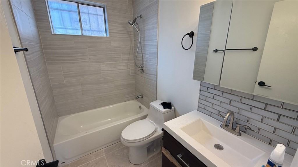 823 E 75th St #823 - Photo 3 of 10