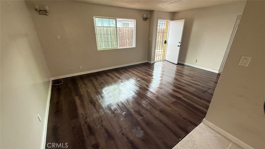 823 E 75th St #823 - Photo 4 of 10