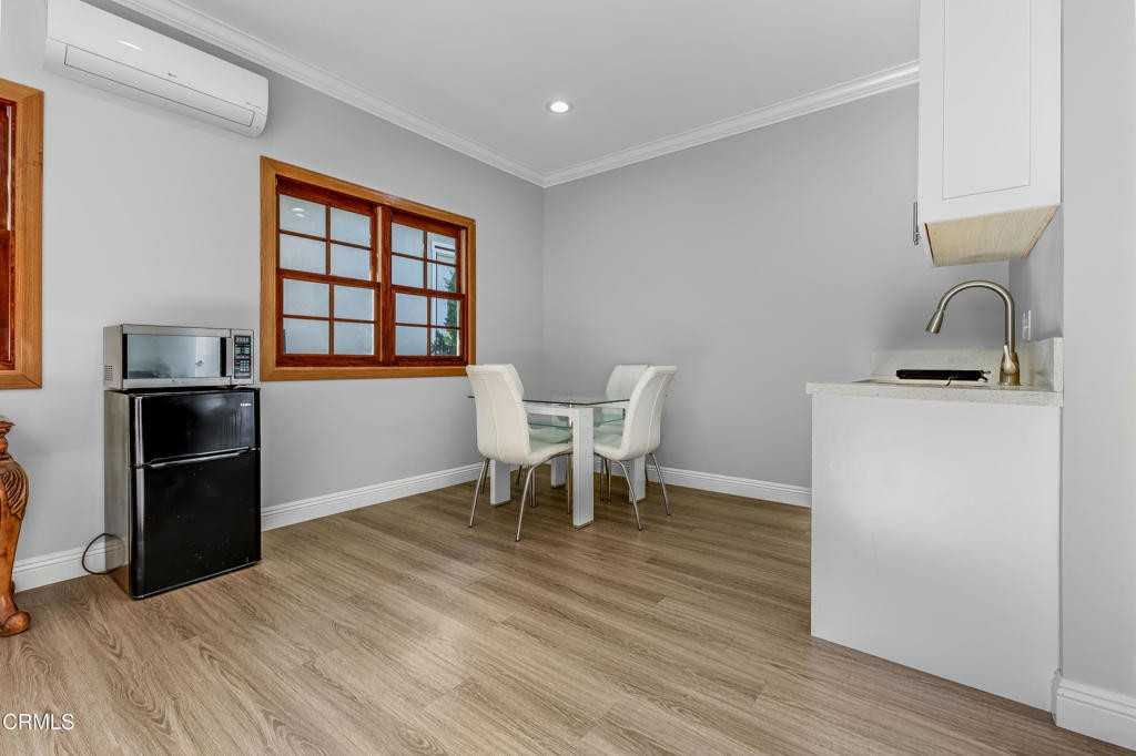 1115 S Wilton Pl #1115A - Photo 4 of 14