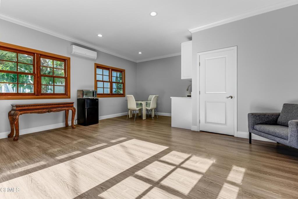 1115 S Wilton Pl #1115A - Photo 5 of 14