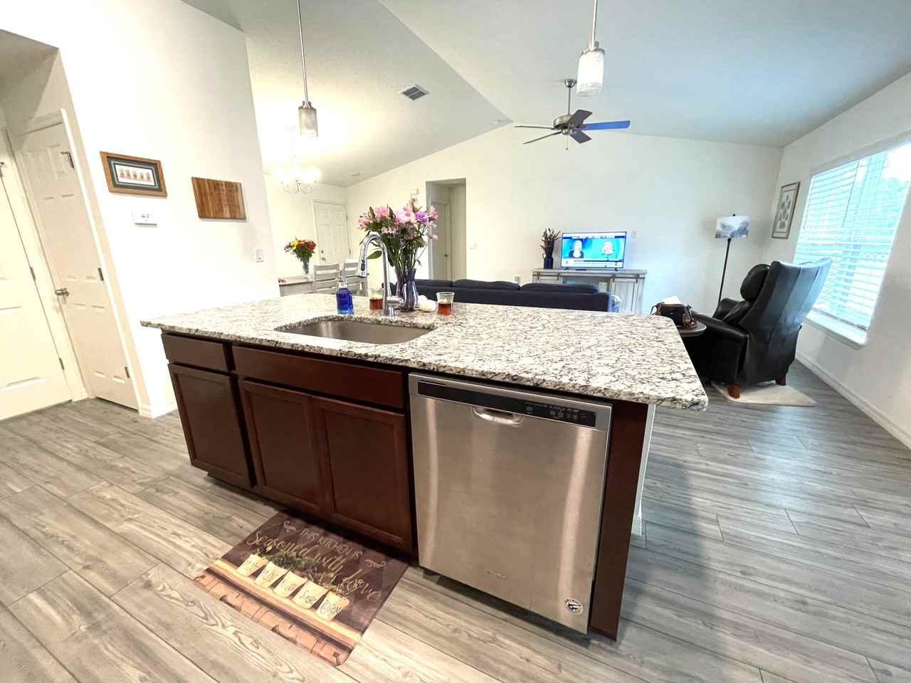 714 Davidson St Se #714 - Photo 2 of 38