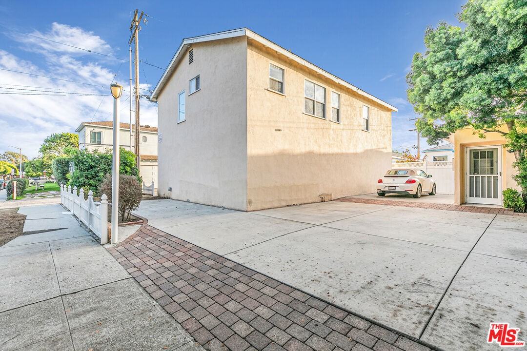 1352 Ocean Park Blvd #1352F - Photo 4 of 13