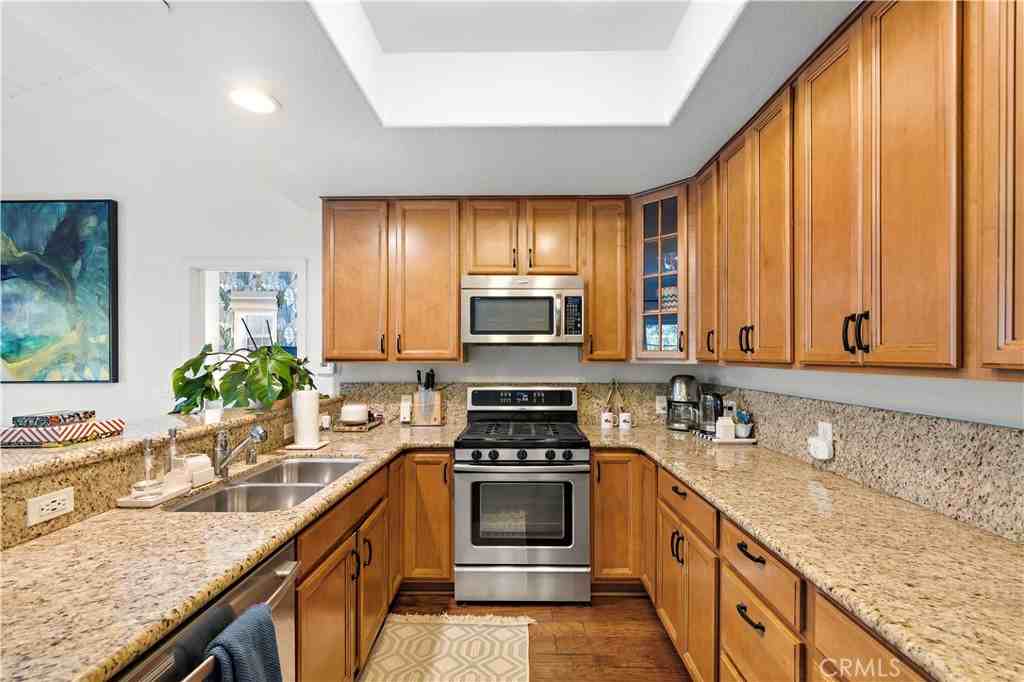 1315 Dunning Dr #1315B - Photo 6 of 19