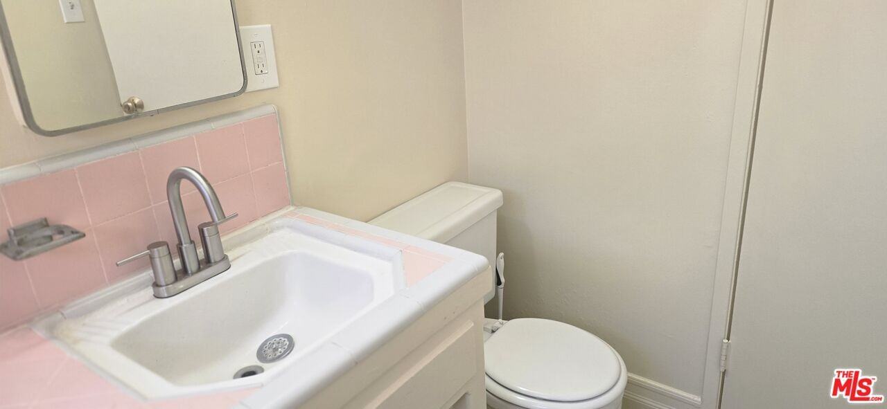 2635 W Imperial Hwy #2635-6 - Photo 6 of 14