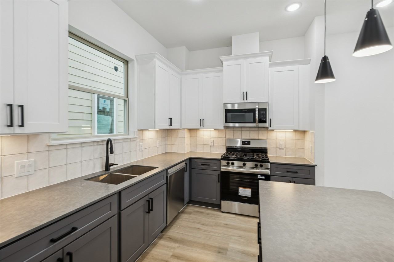 113 Milby St #113B - Photo 3 of 20