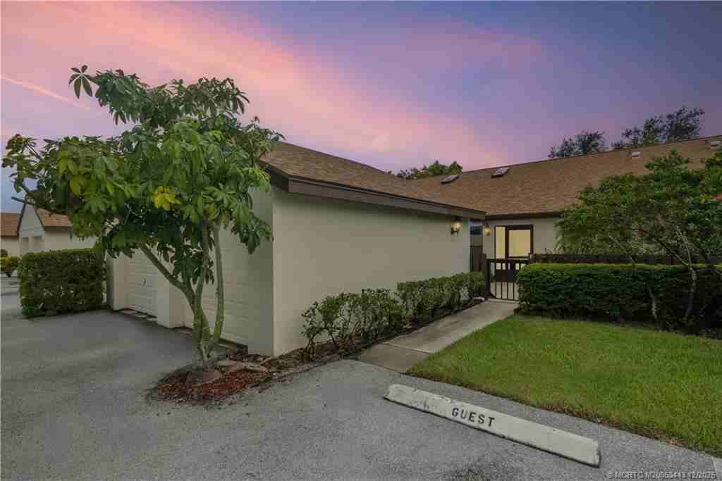 1544 Sw Silver Pine Way #1544104F - Photo 5 of 49