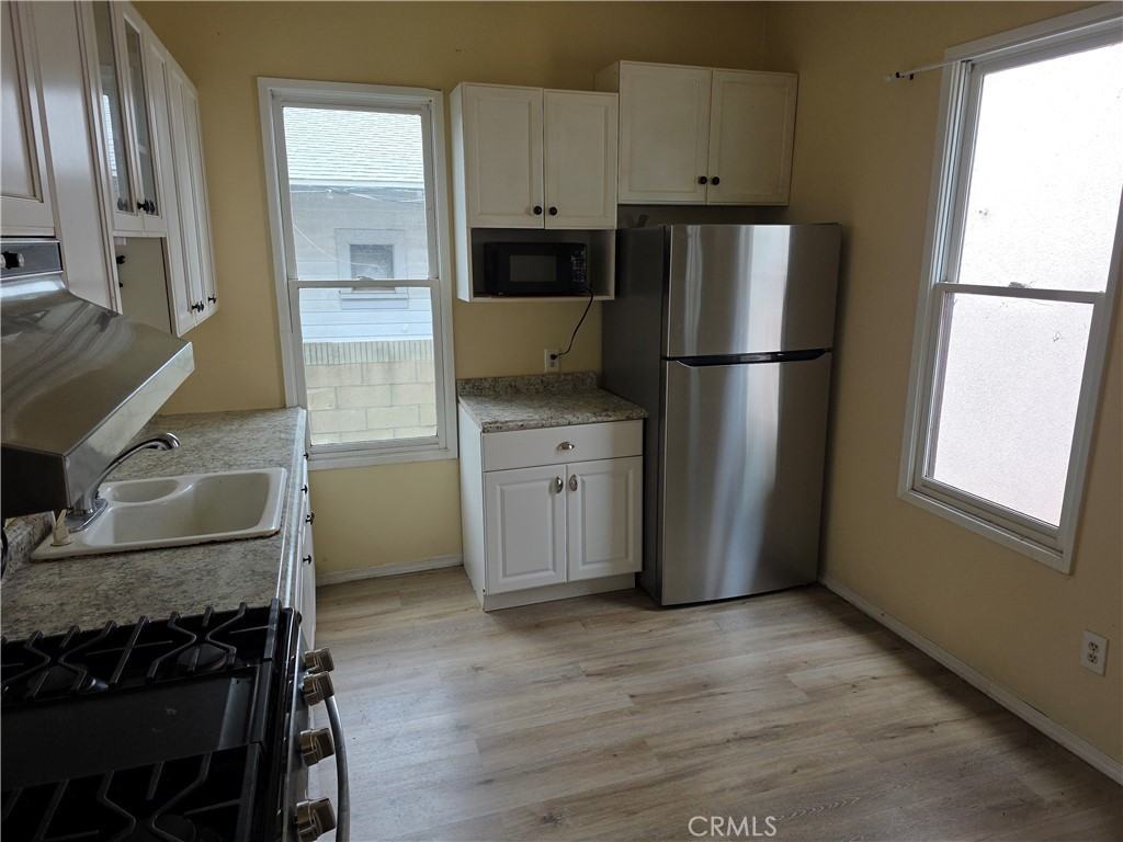 281 N Grand St #281 - Photo 3 of 7