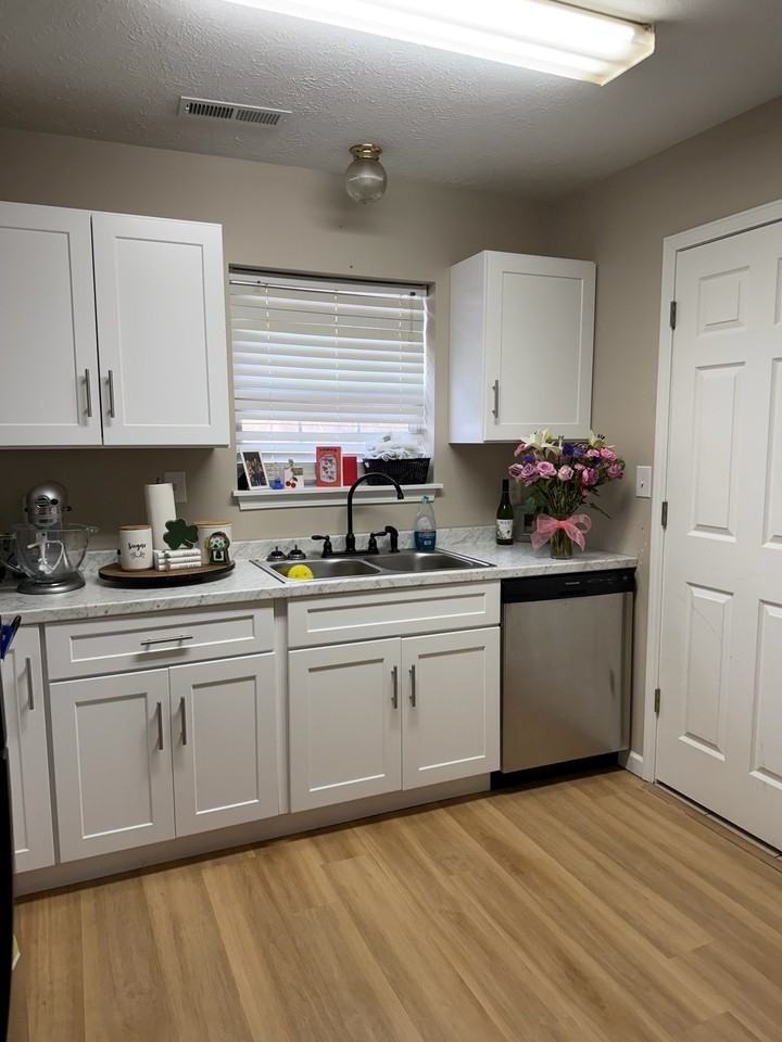 122 Fuller Rd #122 - Photo 2 of 12