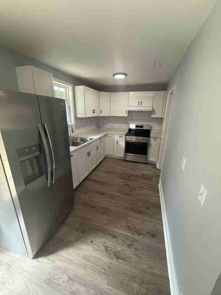 221 Meadowbrook Dr #1 - Photo 2 of 9