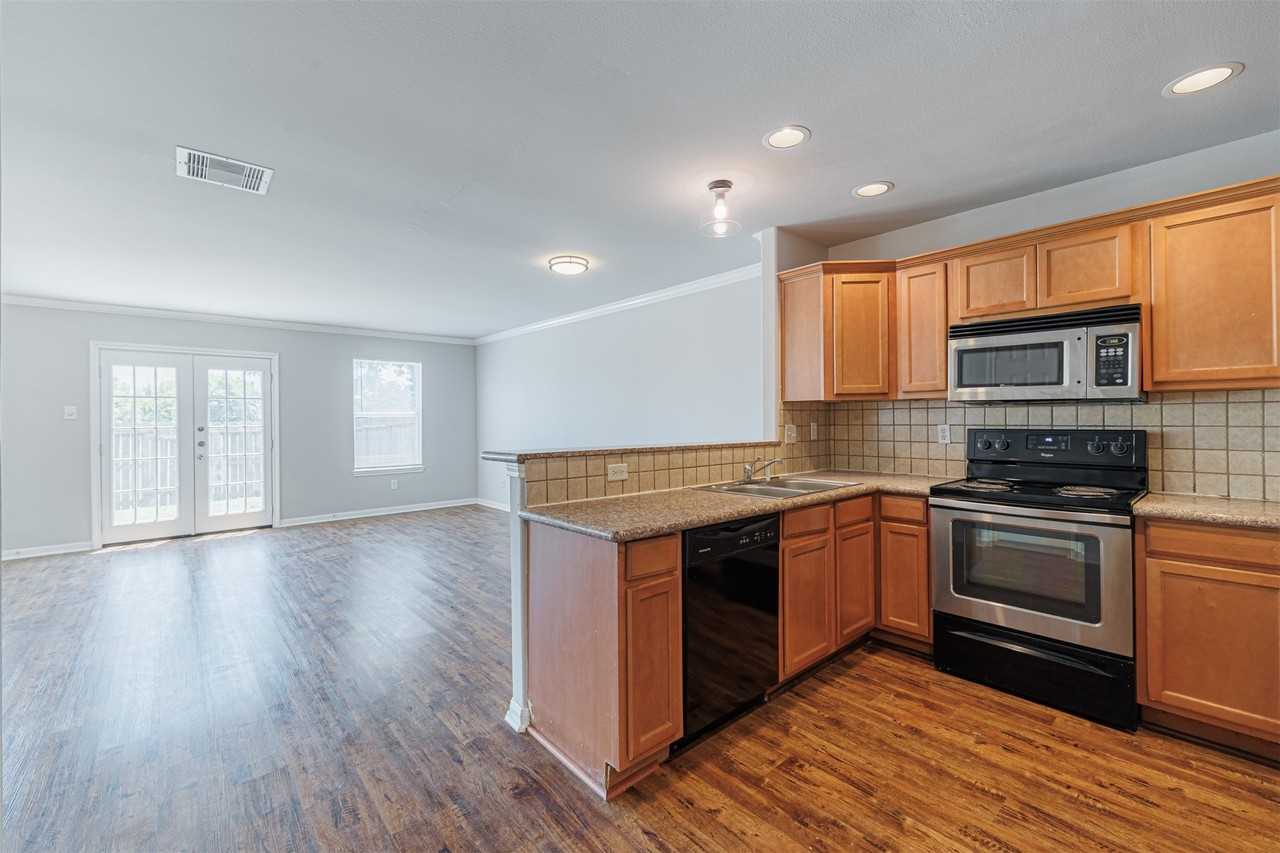 4441 South St #4441 - Photo 3 of 16