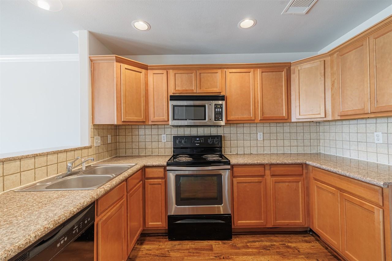 4441 South St #4441 - Photo 4 of 16