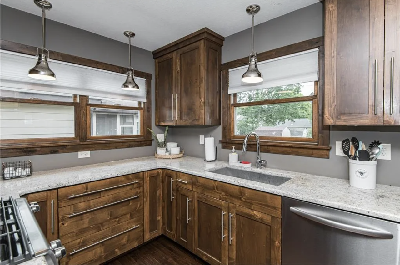 947 8th Ave Ne #NA - Photo 3 of 19