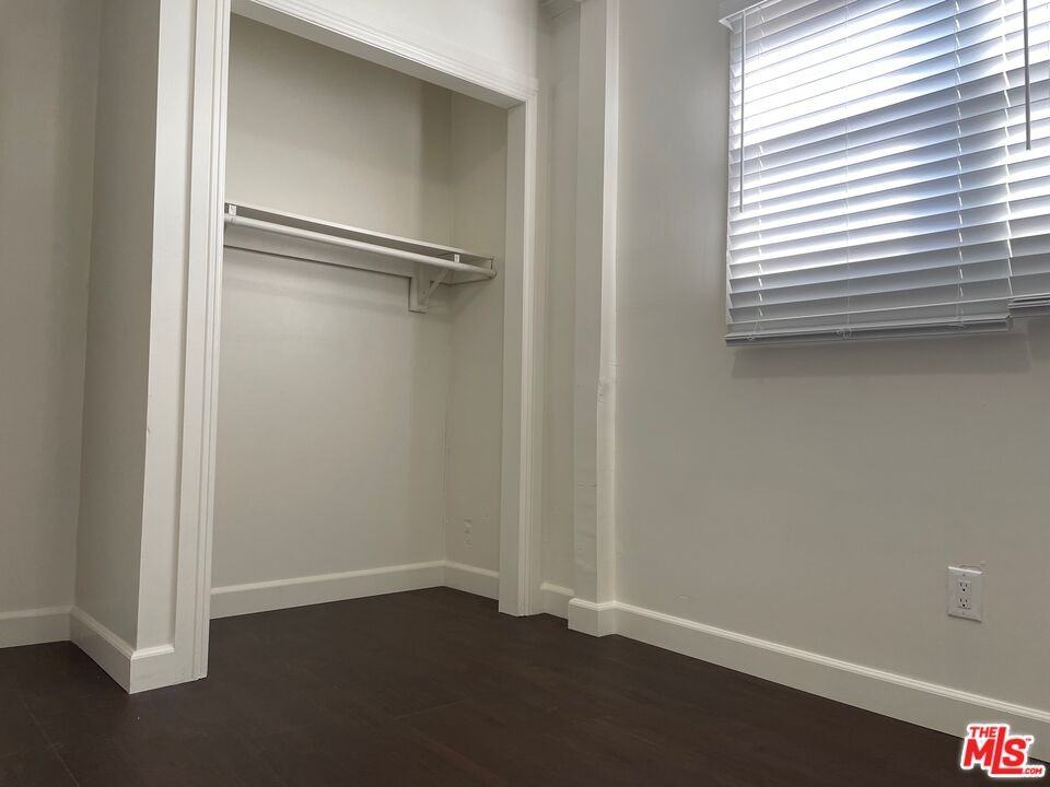 2309 S Budlong Ave #2309 - Photo 7 of 15