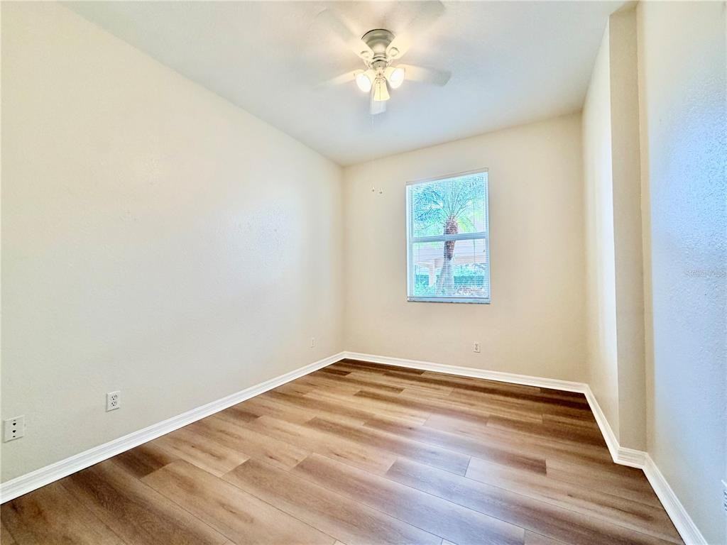 819 Fairwaycove Ln #819-102 - Photo 4 of 50