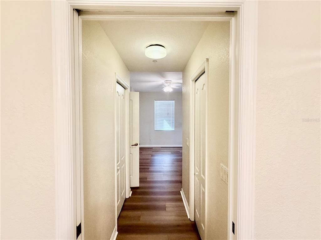 819 Fairwaycove Ln #819-102 - Photo 7 of 50