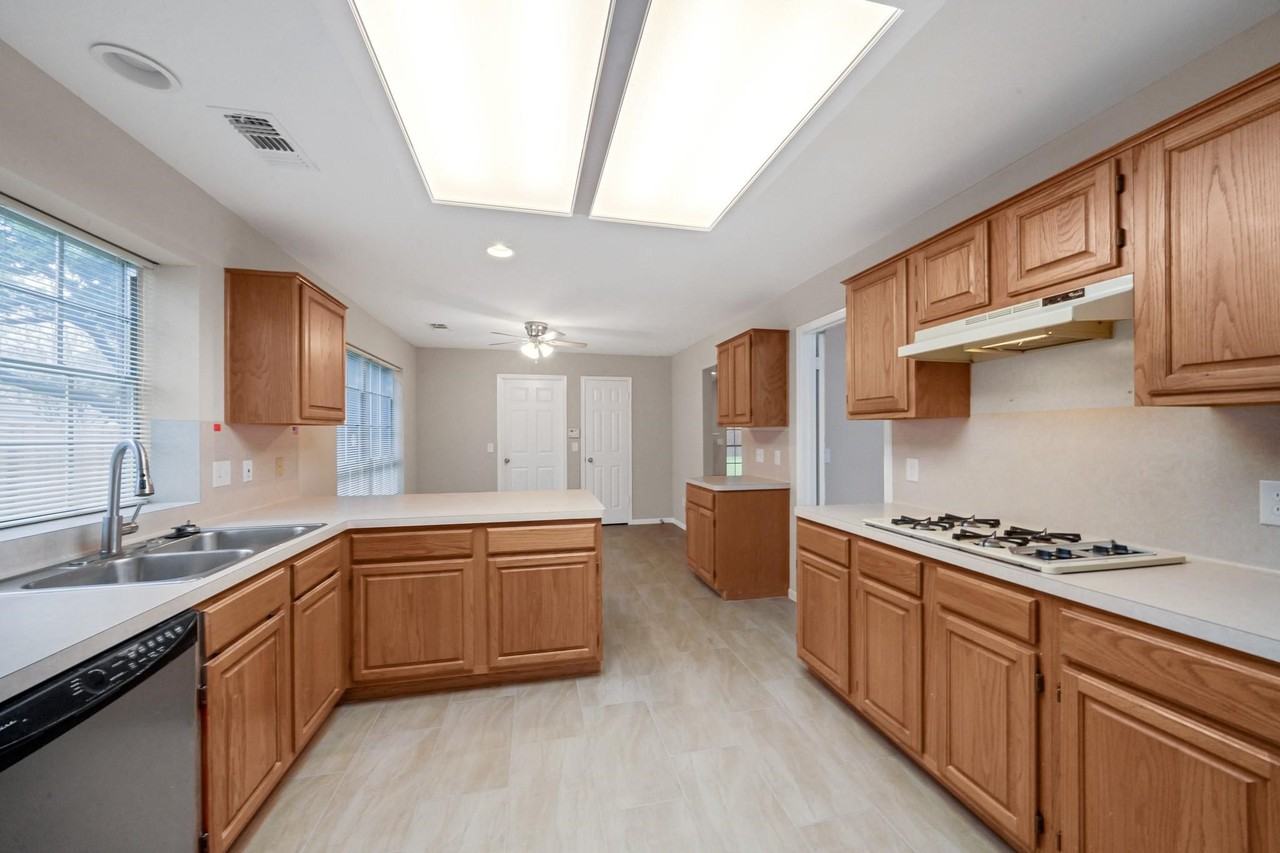 3306 Cobblestone Creek Way #3306 - Photo 5 of 29