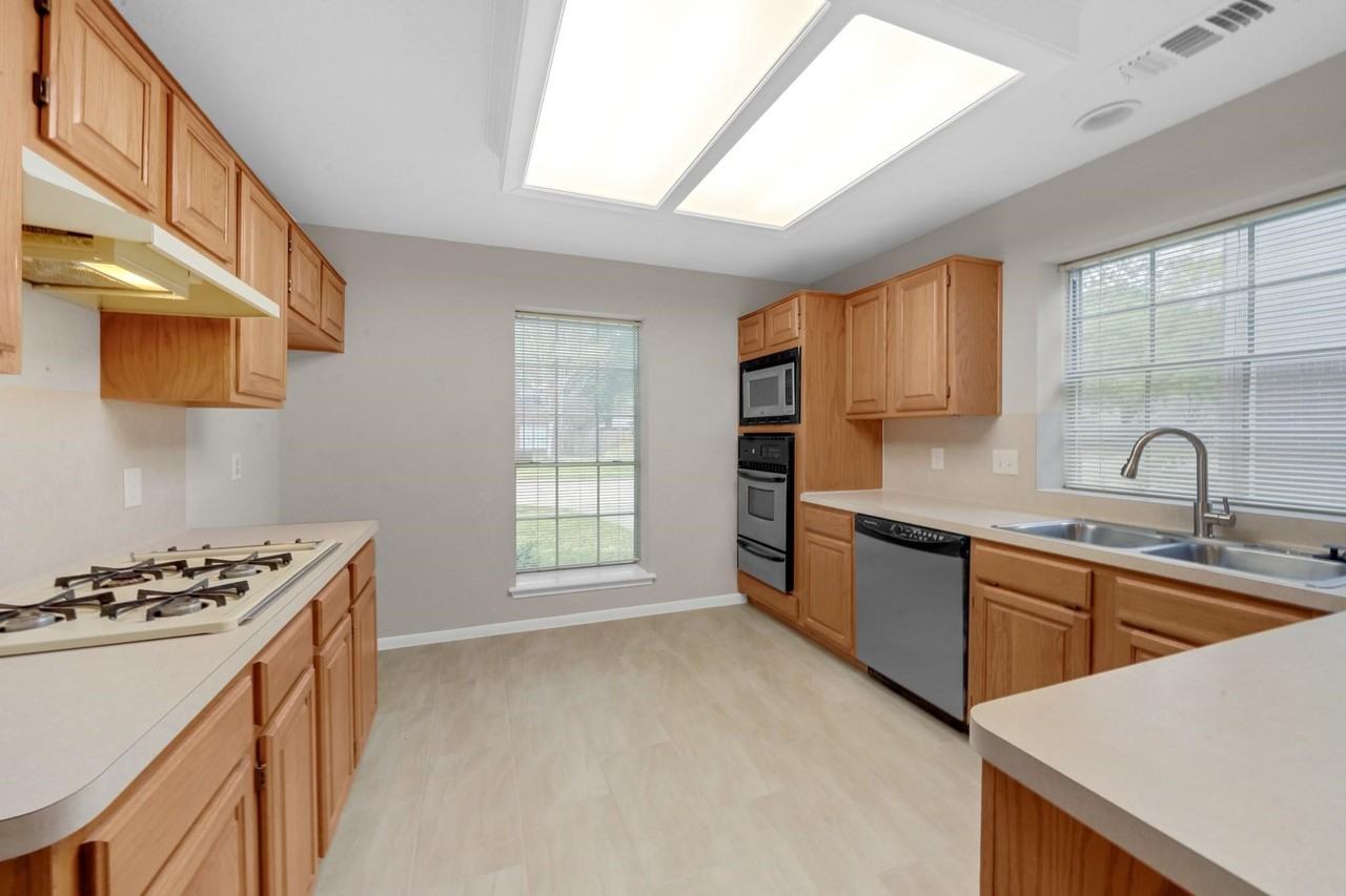 3306 Cobblestone Creek Way #3306 - Photo 6 of 29