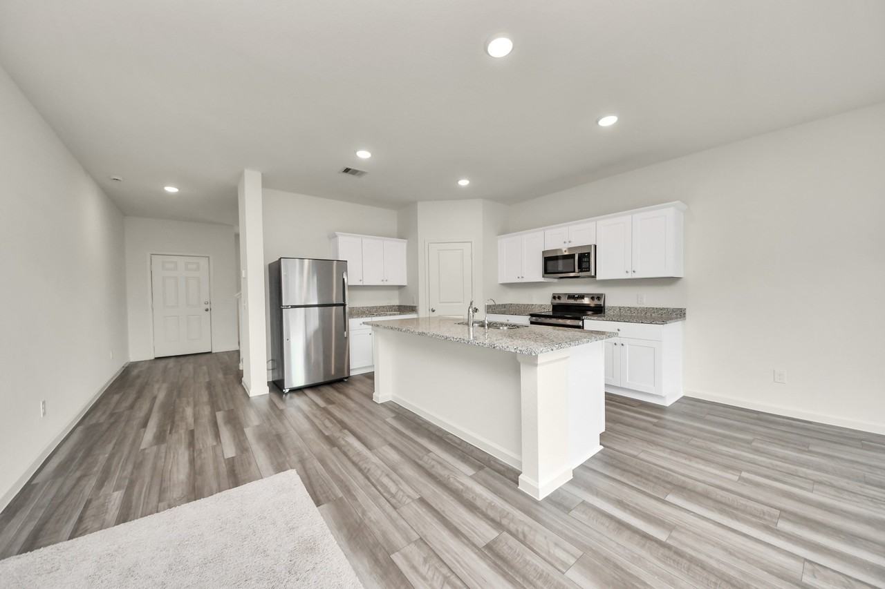 5819 Bright Keel Dr #5819 - Photo 4 of 36