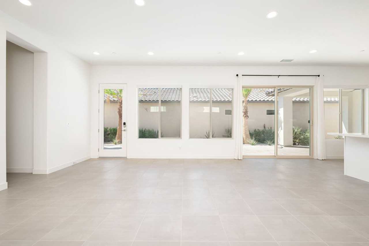 80422 Platinum Way #80422 - Photo 4 of 30