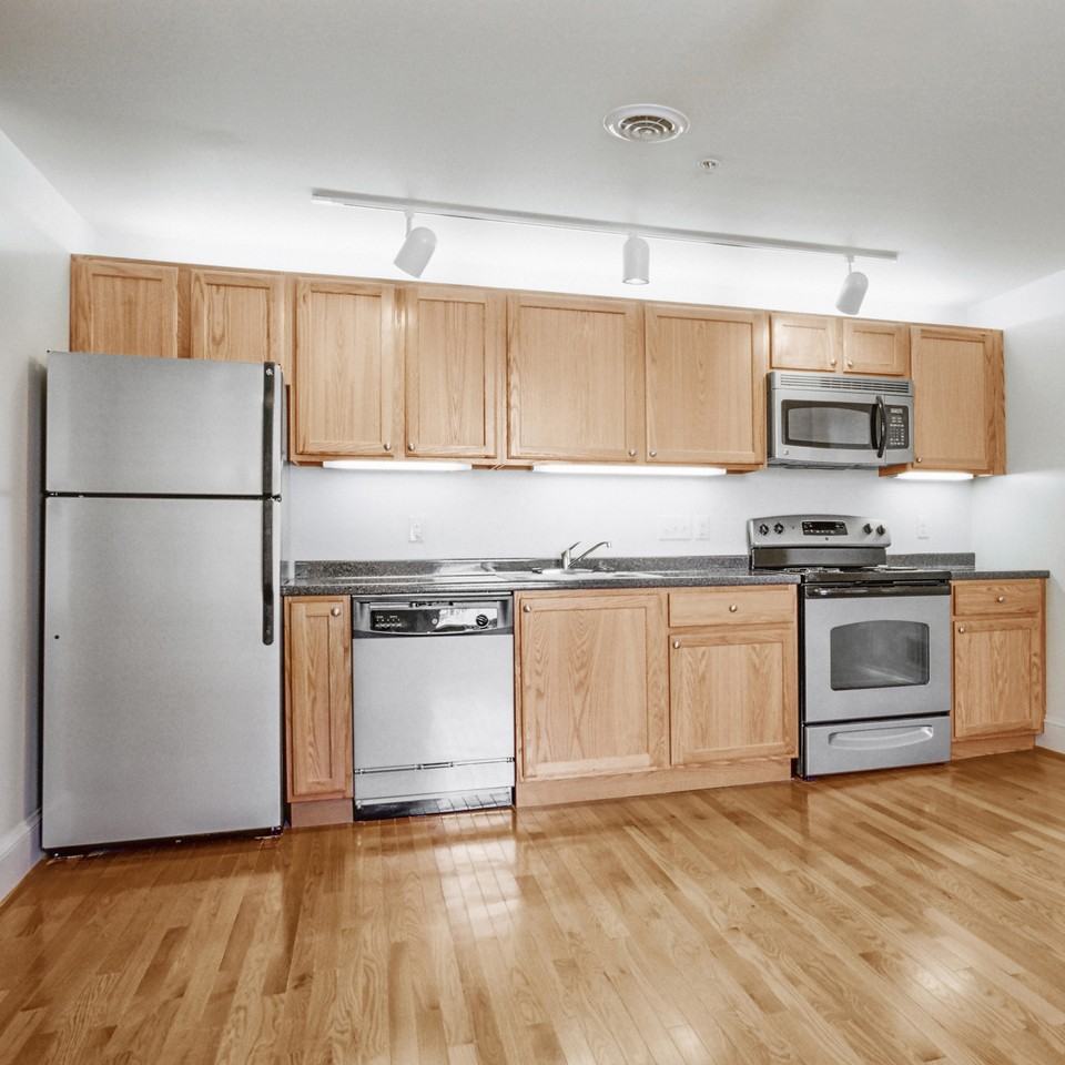 400 Denniston St #22 - Photo 3 of 4