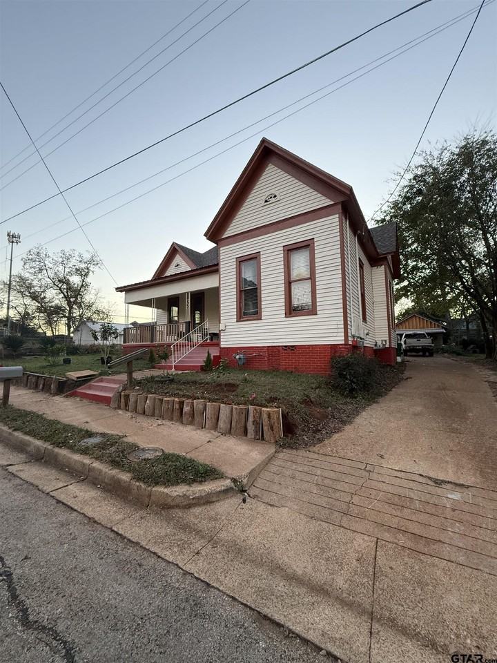 707 N John St #707 - Photo 2 of 13