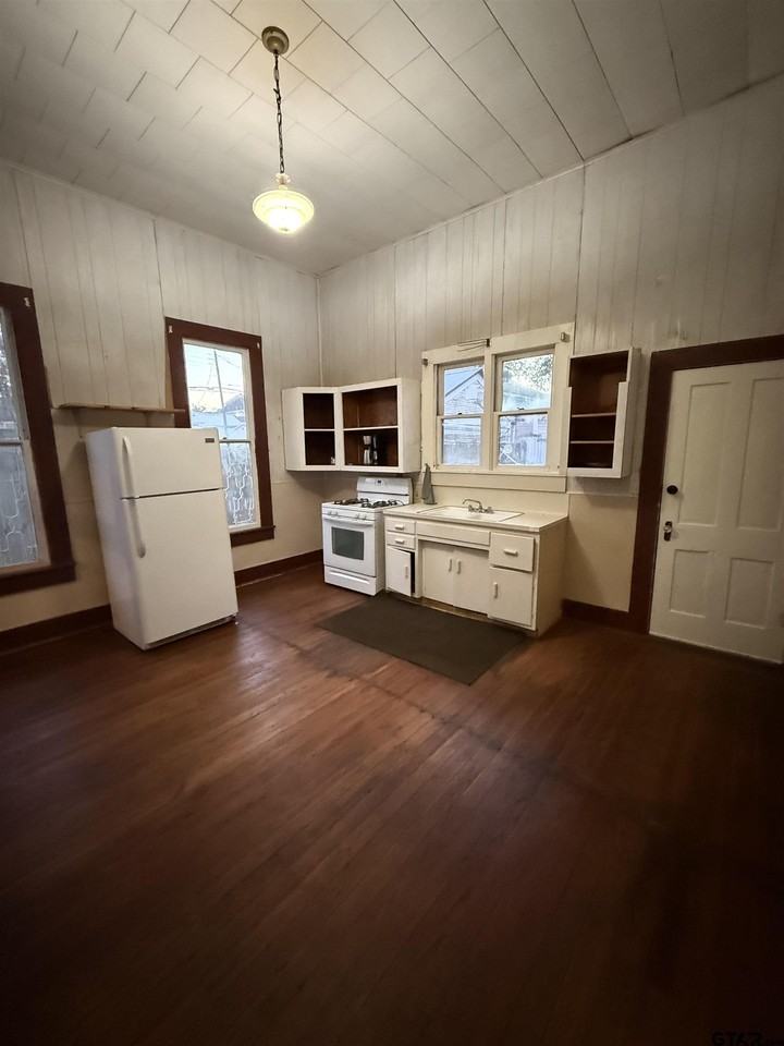 707 N John St #707 - Photo 4 of 13