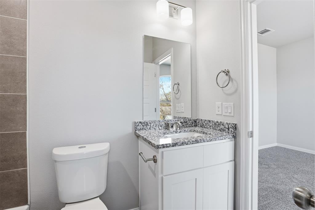 303 Eastland St #303 - Photo 5 of 26