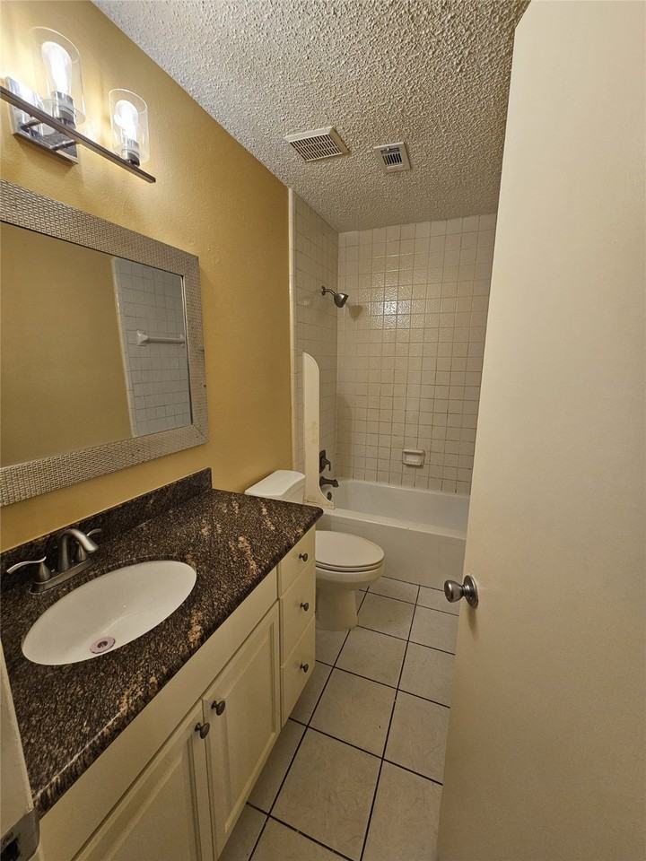 5853 Village Forest Ct #5853 - Photo 6 of 37