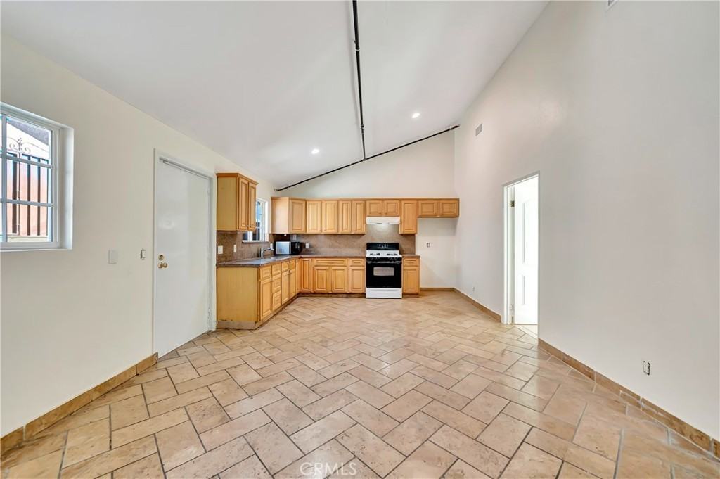 6933 Amigo Ave #6933 - Photo 2 of 27