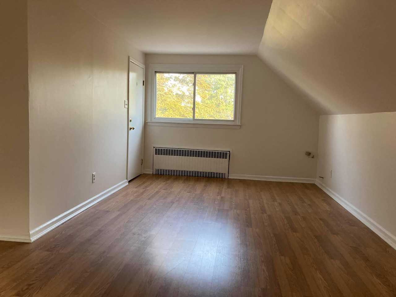 27 Glenwood St #3 - Photo 7 of 22