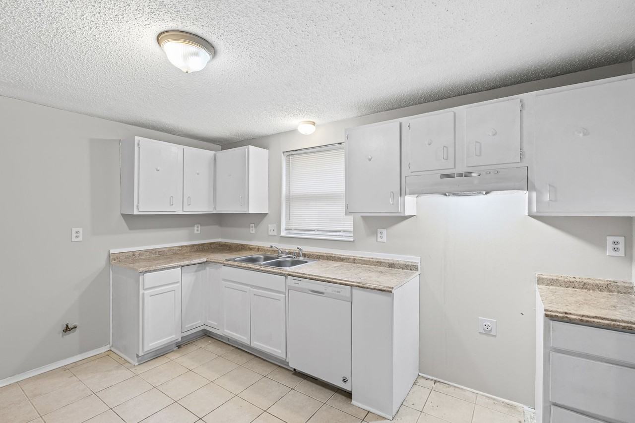 4185 Willow Park Dr #1 - Photo 4 of 10